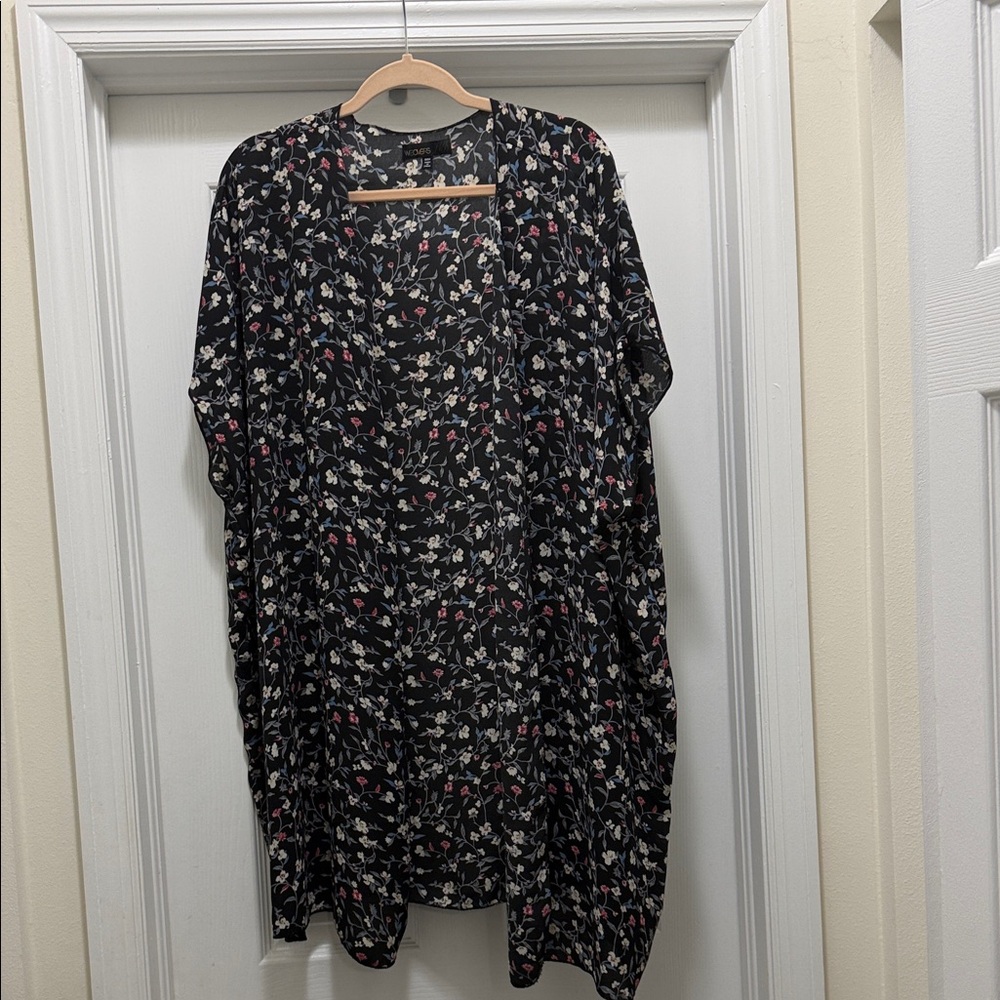 Weavers Black Floral Open-Front Kimono